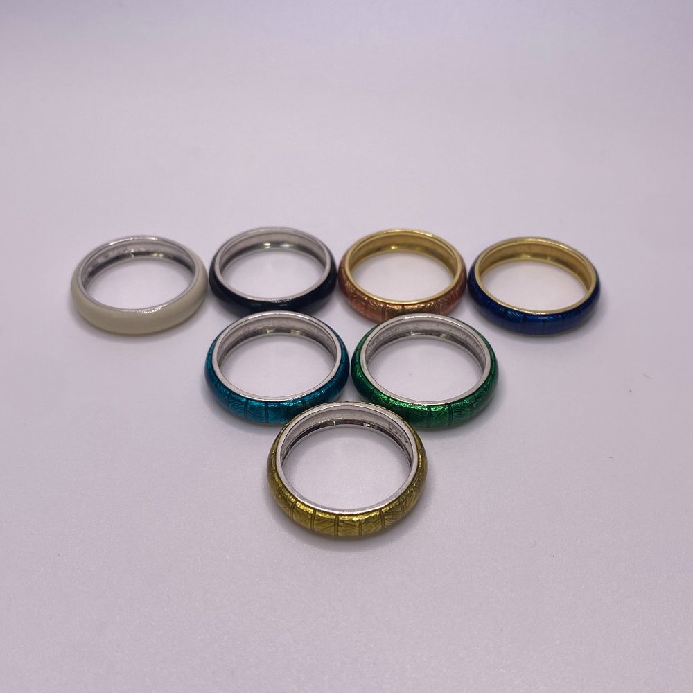 Hidalgo 18k Yellow Gold Rings  with Enamel Coating – 7 Rings